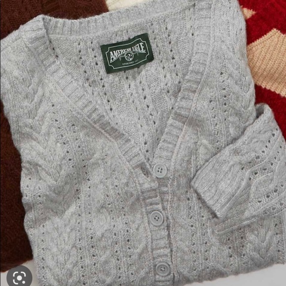 American Eagle Sweater! Unused. Perfect for the winter😍. - Picture 5 of 5